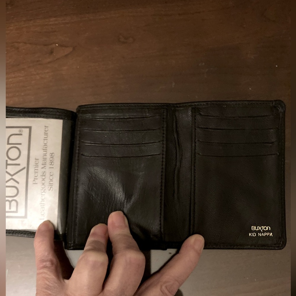 Buxton mens(womens) trifold slim wallet
